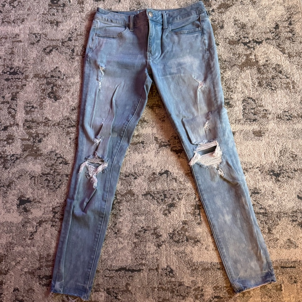 American Eagle Light Wash Ripped Jeggings